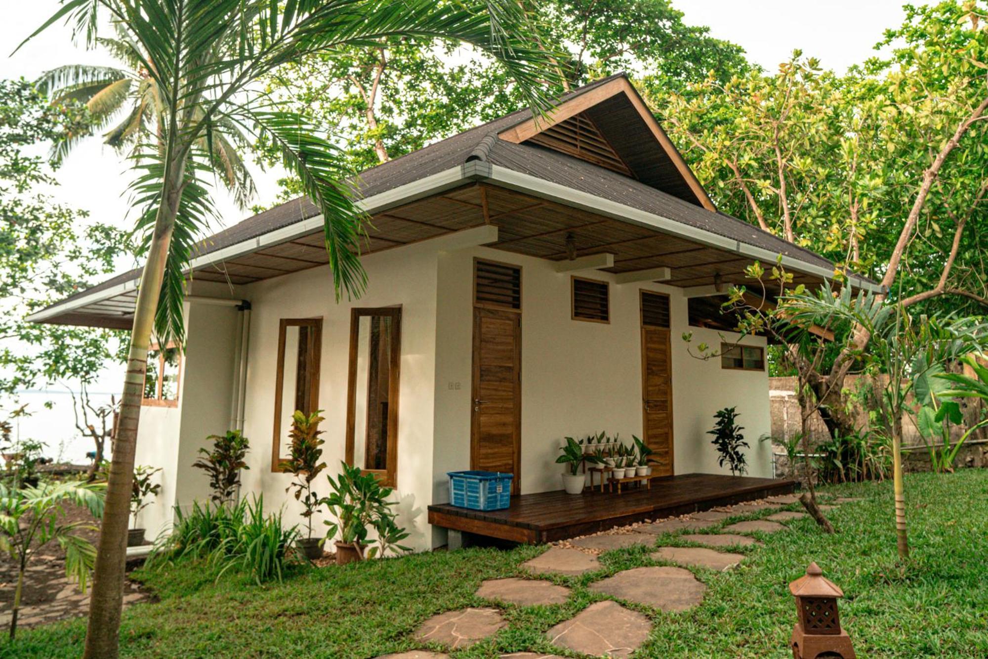Murex Dive Resort Manado Exterior foto